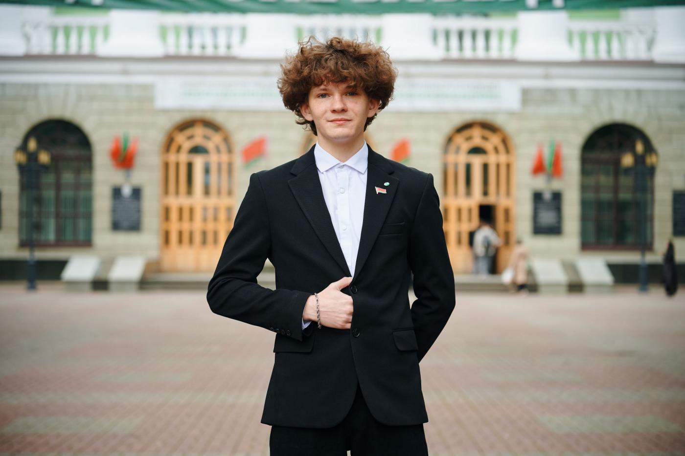 ИТ и поэзия. Студент Дмитрий Поваров прочитал стихи о войне голосом нейросети